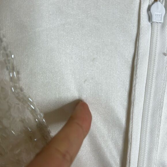 Mac Duggal SEQUINED SLEEVELESS V NECK COLUMN GOWN size 8 in white - Picture 10 of 16